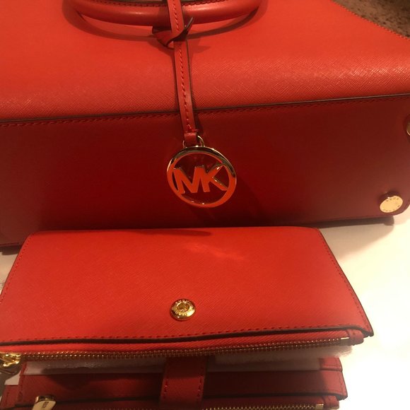 Michael Kors Handbags - NEW w/ Tags Michael Kors Purse and Wallet